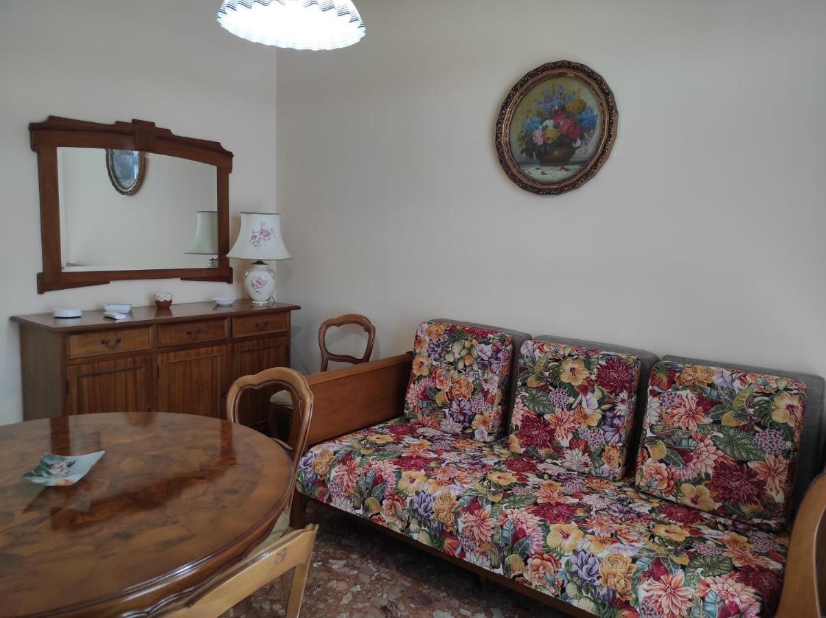 レッチェLa Colonna Holiday Houseアパートメント エクステリア 写真