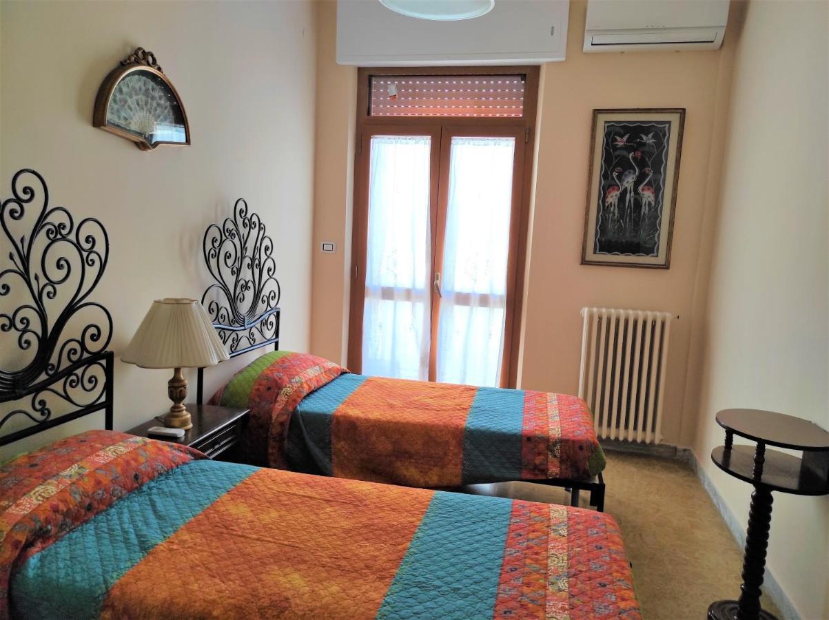 レッチェLa Colonna Holiday Houseアパートメント エクステリア 写真