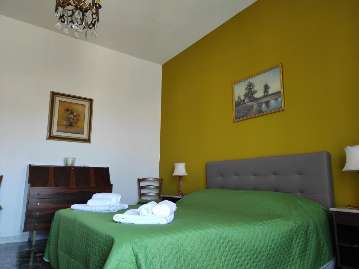 レッチェLa Colonna Holiday Houseアパートメント エクステリア 写真